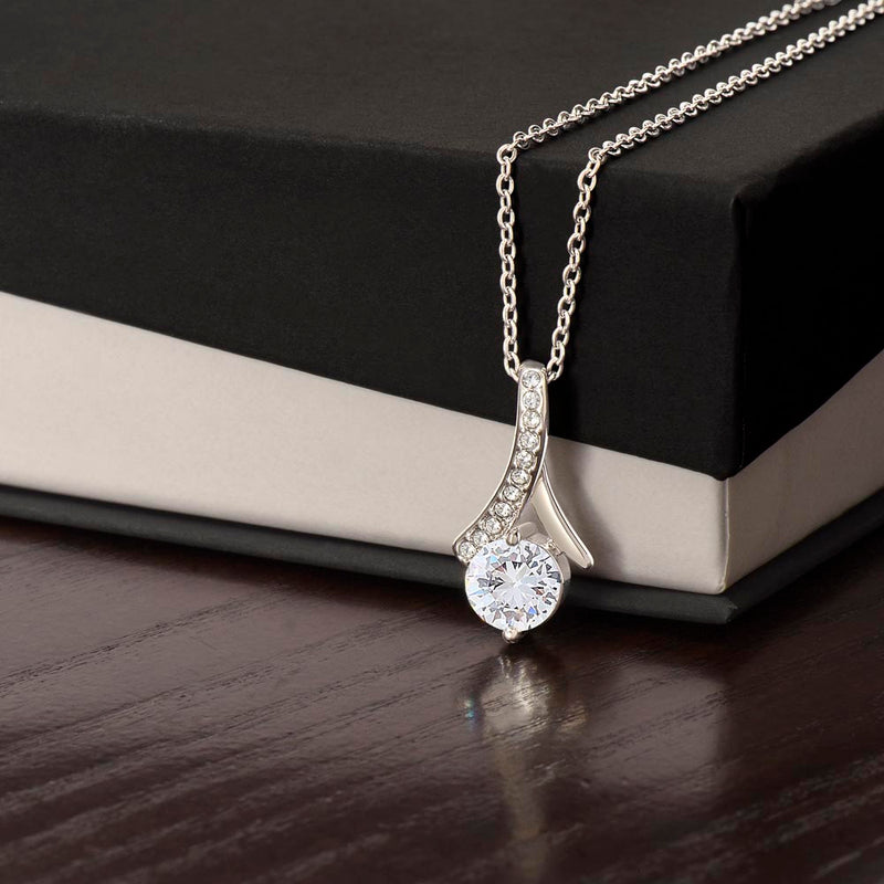 Alluring Beauty Necklace – Elegance That Captivates